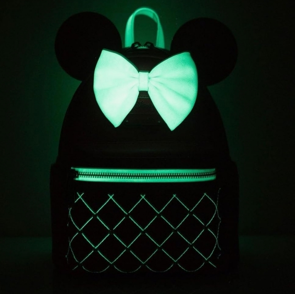Loungefly Disney The Minnie Mouse Classic Series - Picture 2 of 8